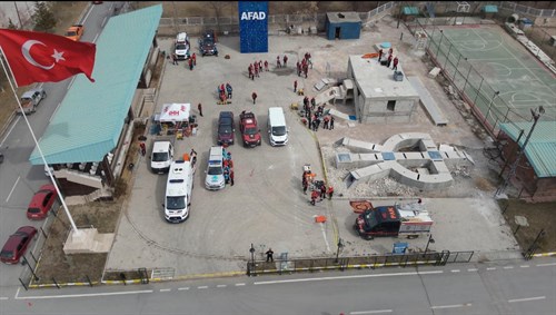 Van'da Gerçeği Aratmayan Deprem Tatbikatı Gerçekleştirildi.
